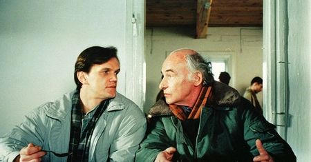Pamiętasz kultowy film "Nic śmiesznego"? Sprawdź się w krzyżówce