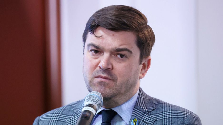Konferencja ministra Niedzielskiego dot. reformy systemu POZ
Fot. Wojciech Olkusnik/East News, Warszawa, 20.06.2022. Ministerstwo Zdrowia. Konferencja prasowa ministra zdrowia dra Adama Niedzielskiego, dotyczaca reformy systemu Podstawowej Opieki Zdrowotnej.
N/z: rzecznik MZ Wojciech Andrusiewicz
Wojciech Olkusnik