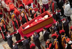 Pogrzeb papieża Franciszka. Co warto wiedzieć o uroczystościach pogrzebowych głowy Kościoła katolickiego?
