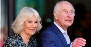 Karol III z wizytą w szpitalu onkologicznym. Niepokojący szczegół w wyglądzie króla