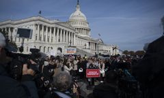 Działo się w nocy. Pliki Epsteina znikają ze  strony Departamentu Sprawiedliwości