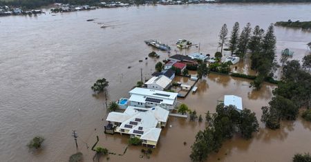 Powodzie w Australii. Całe miasta odcięte od świata. Dwie osoby nie żyją