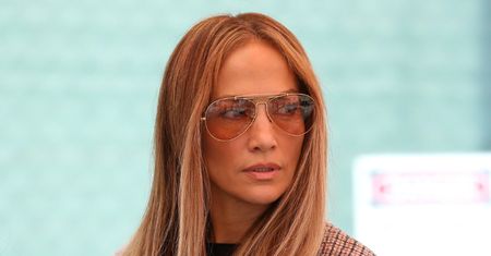 Jennifer Lopez zakazała pracownikom utrzymywania z nią... kontaktu wzrokowego. Jedna z osób już STRACIŁA przez to pracę