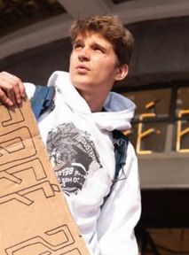 Fan Taco Hemingwaya pojechał autostopem do Brukseli. Wszystko przez jedną piosenkę