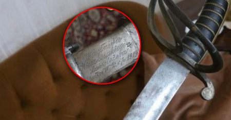 Skupuje pamiątki i antyki. Poinformował o niezwykłej kolekcji, w tym szabli z 1919