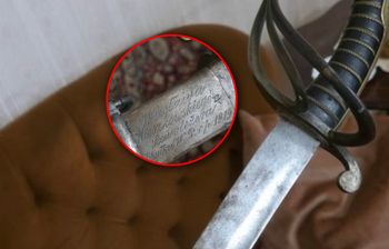 Skupuje pamiątki i antyki. Poinformował o niezwykłej kolekcji, w tym szabli z 1919
