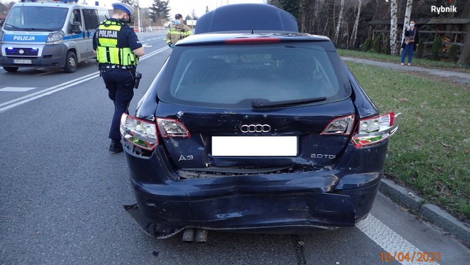 Śląskie. 49-letni pijany mieszkaniec Rybnika najechał na tył audi.