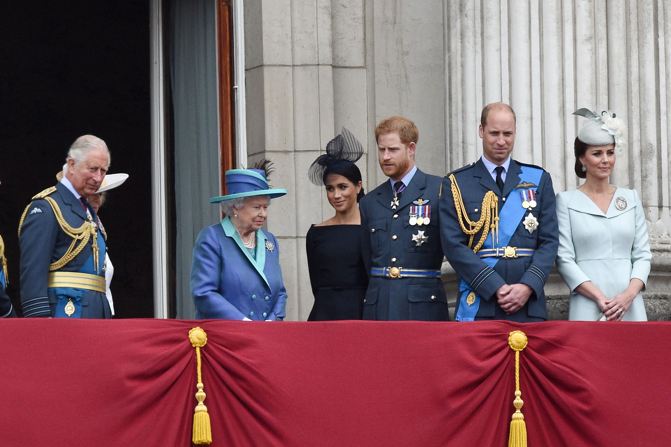 Zamieszanie wokół koronacji króla Karola III. Harry i Meghan wciąż nie potwierdzili obecności