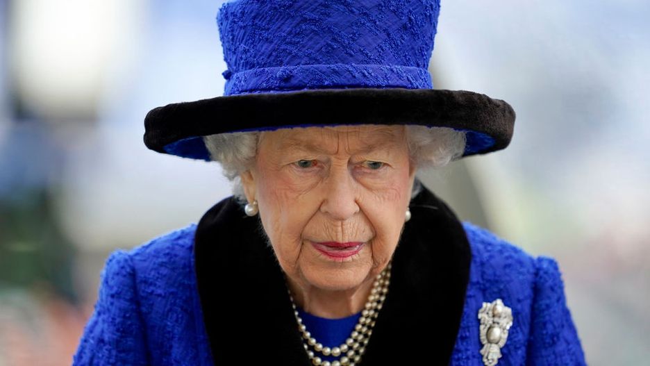 Ascot RacesASCOT, ENGLAND - OCTOBER 16: Queen Elizabet II during the Qipco British Champions Day at Ascot Racecourse on October 16, 2021 in Ascot, England. (Photo by Alan Crowhurst/Getty Images)Alan Crowhurst