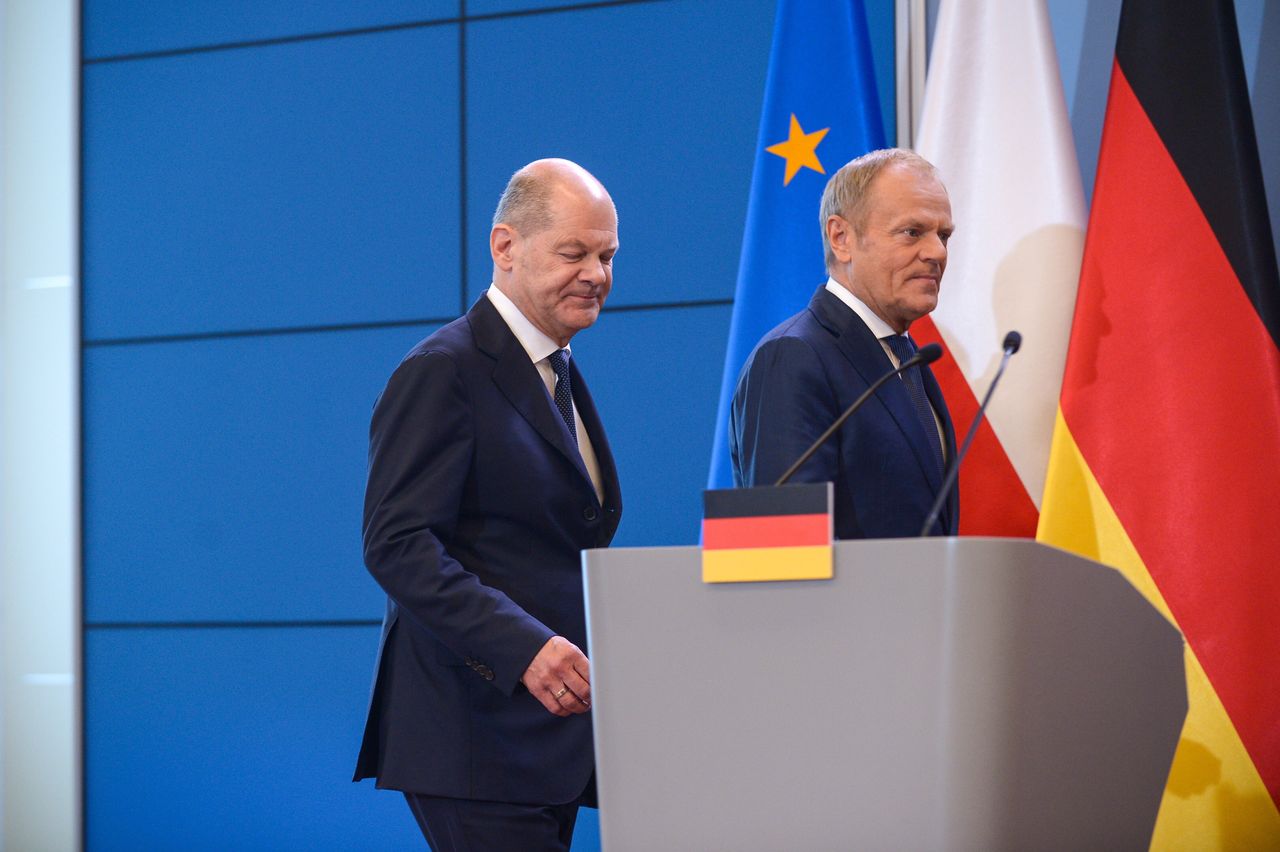 Donad Tusk, Olaf Scholz
Warszawa, 02.07.2024. Premier Donad Tusk (P) oraz kanclerz Niemiec Olaf Scholz (L) podczas konferencji prasowej w siedzibie Kancelarii Prezesa Rady Ministr�w w Warszawie, 2 bm. Premier RP i kanclerz Niemiec przewodniczyli pierwszym od 2018 r. polsko-niemieckim konsultacjom mi�dzyrz�dowym. (jm) PAP/Marcin Obara
Marcin Obara
konsultacje, KPRM, mi�dzyrz�dowe, niemcy, niemiecki, rada ministr�w, rz�d, polityk, polityka, Polska