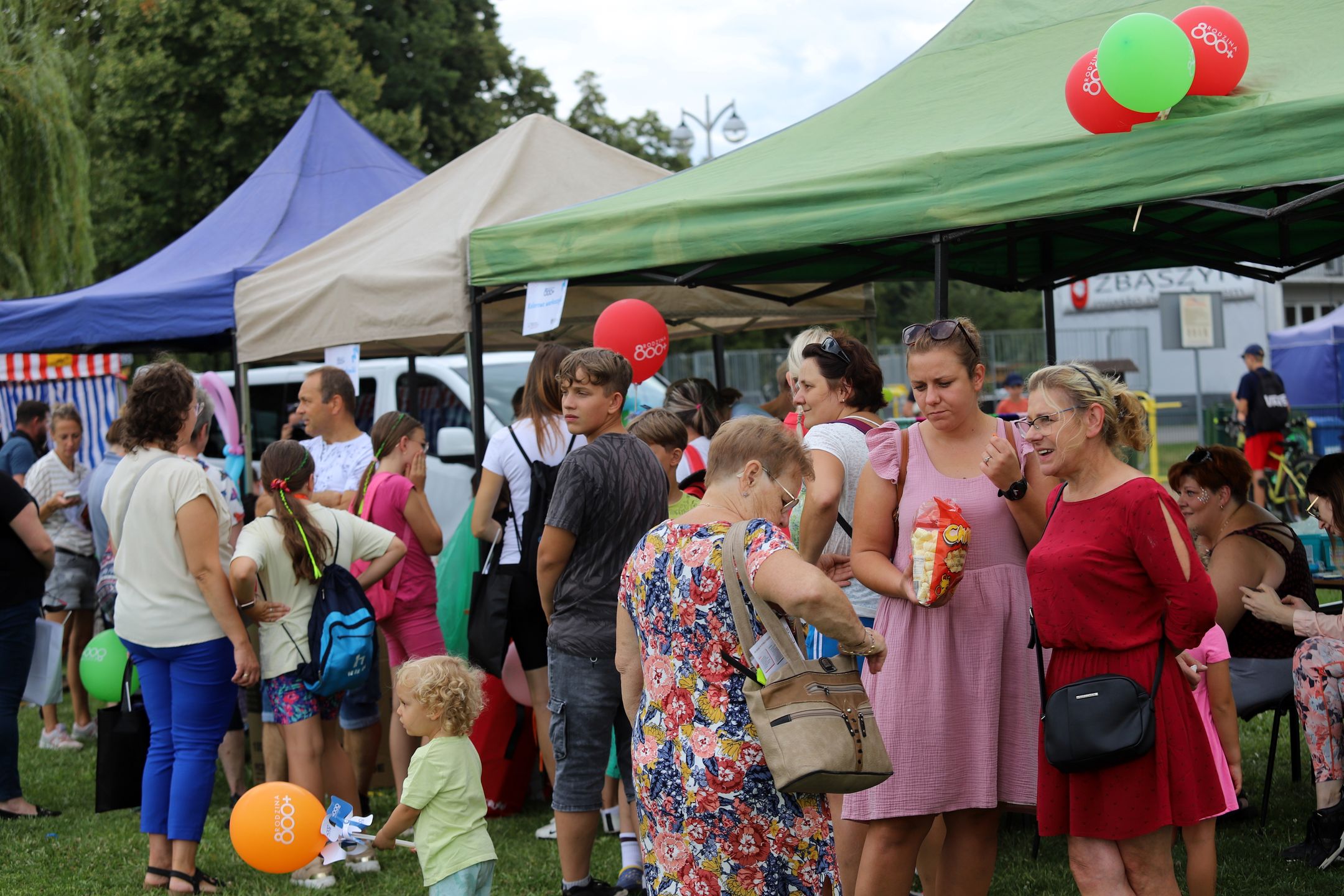 Piknik promujący program "Rodzina 800+" w Zbąszyniu