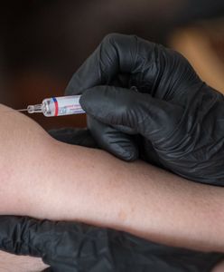 Zabraknie szczepionek na grypę? Apteki biją na alarm, zapisują "na zeszyt"