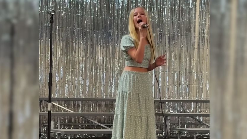 Niebywały występ na zakończenie roku. Dziewczynka z głosem Whitney Houston