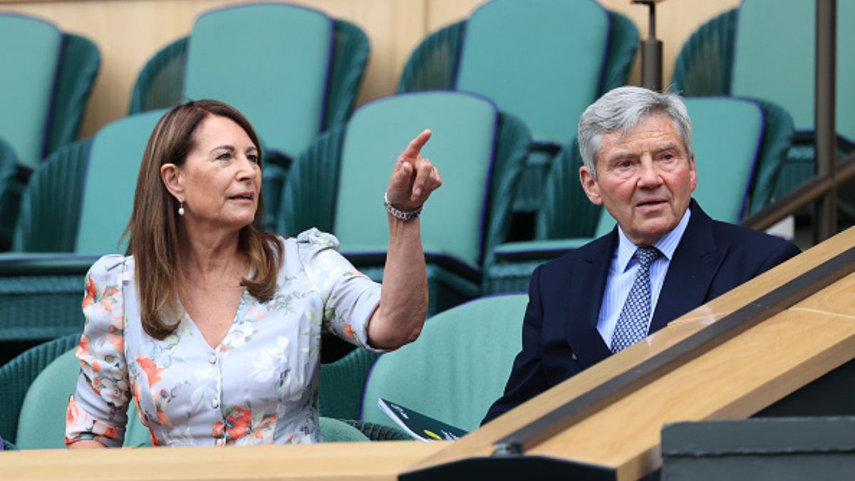 Carole i Michael Middletonowie nie cieszą się sympatią królowej Elżbiety. Jaki jest powód?