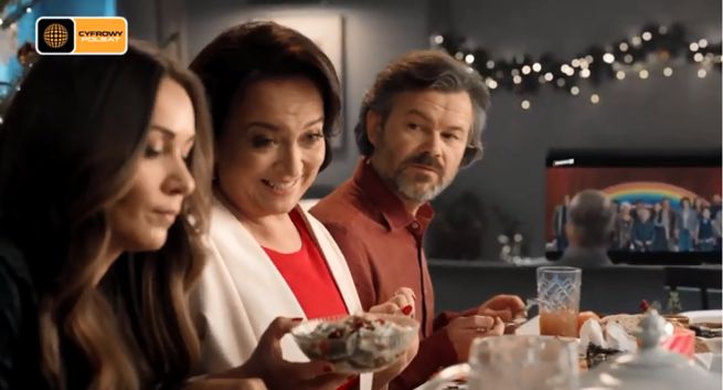 Jacek Braciak przy wigilijnym stole promuje Cyfrowy Polsat (wideo)