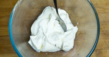 Kardiolog ostrzega. To prawdziwa bomba cholesterolowa