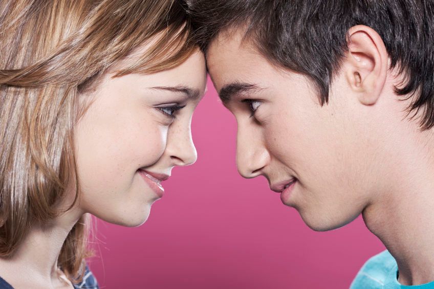 Naukowcy próbują wyjaśniać, dlaczego tak trudno nam jest utrzymać kontakt wzrokowy