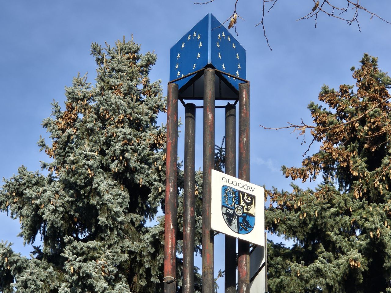 Kiedyś była symbolem współpracy Głogowa z zagranicą, dziś to zardzewiała konstrukcja