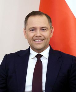 Kaczka, wino i śpiew. Kulisy posiedzenia klubu PiS z Karolem Nawrockim. "Prezes przestrzegał"