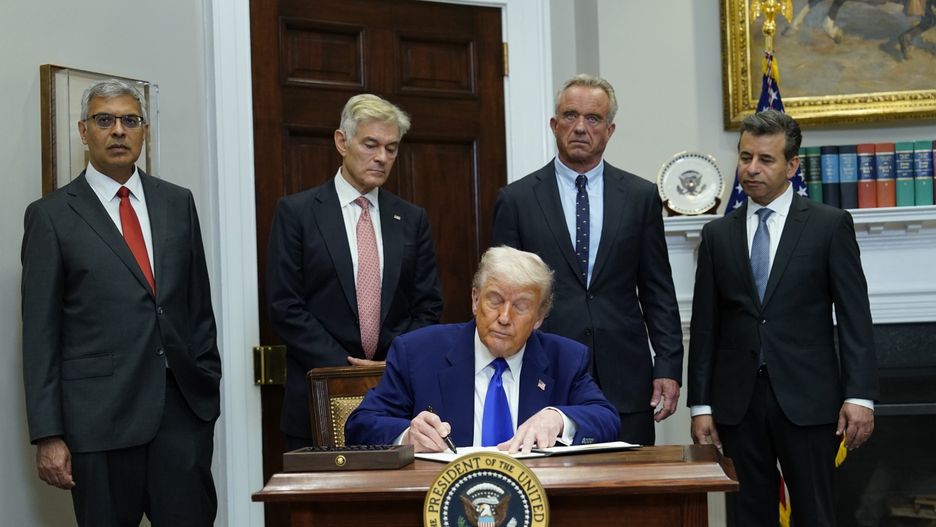 Trump na wojnie z koncernami farmaceutycznymi. Zapłaci za to pacjent UE?