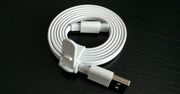Taki kabel USB powinien być w zestawie z każdym smartfonem!