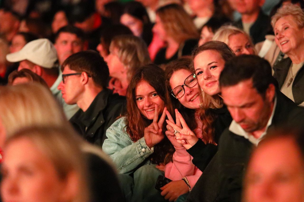 Kielce: Lanberry, Cleo i Andrzej Piaseczny na scenie Amfiteatru Kadzielnia. Koncert z pełen emocji