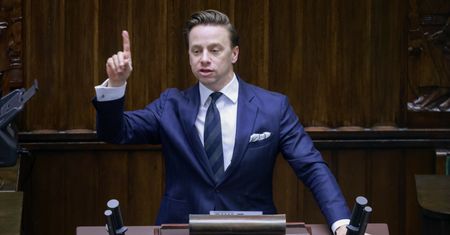 Bosak: mamy przecieki. Chodzi o decyzję KE wobec Polski. "Katastrofa"