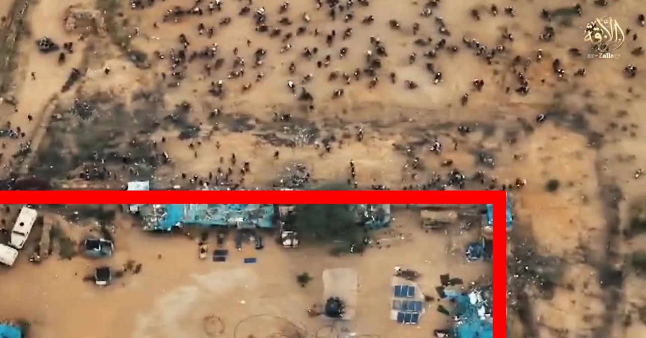 In red on the photo, we have marked the boundaries of the military base. Outside the base, a large number of JNIM members can be seen. Not all JNIM members present at the site are visible in the photo, but it shows the scale of the attack.