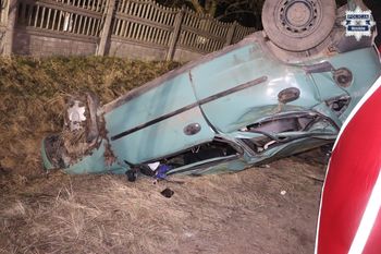 Tragiczny wypadek w Starej Hucie. Nie żyje pasażer. Kierowca był nietrzeźwy