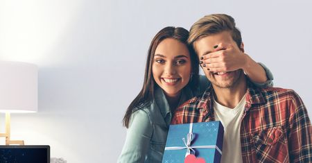 x-kom daje rabat na walentynki i darmową dostawę do Paczkomatu