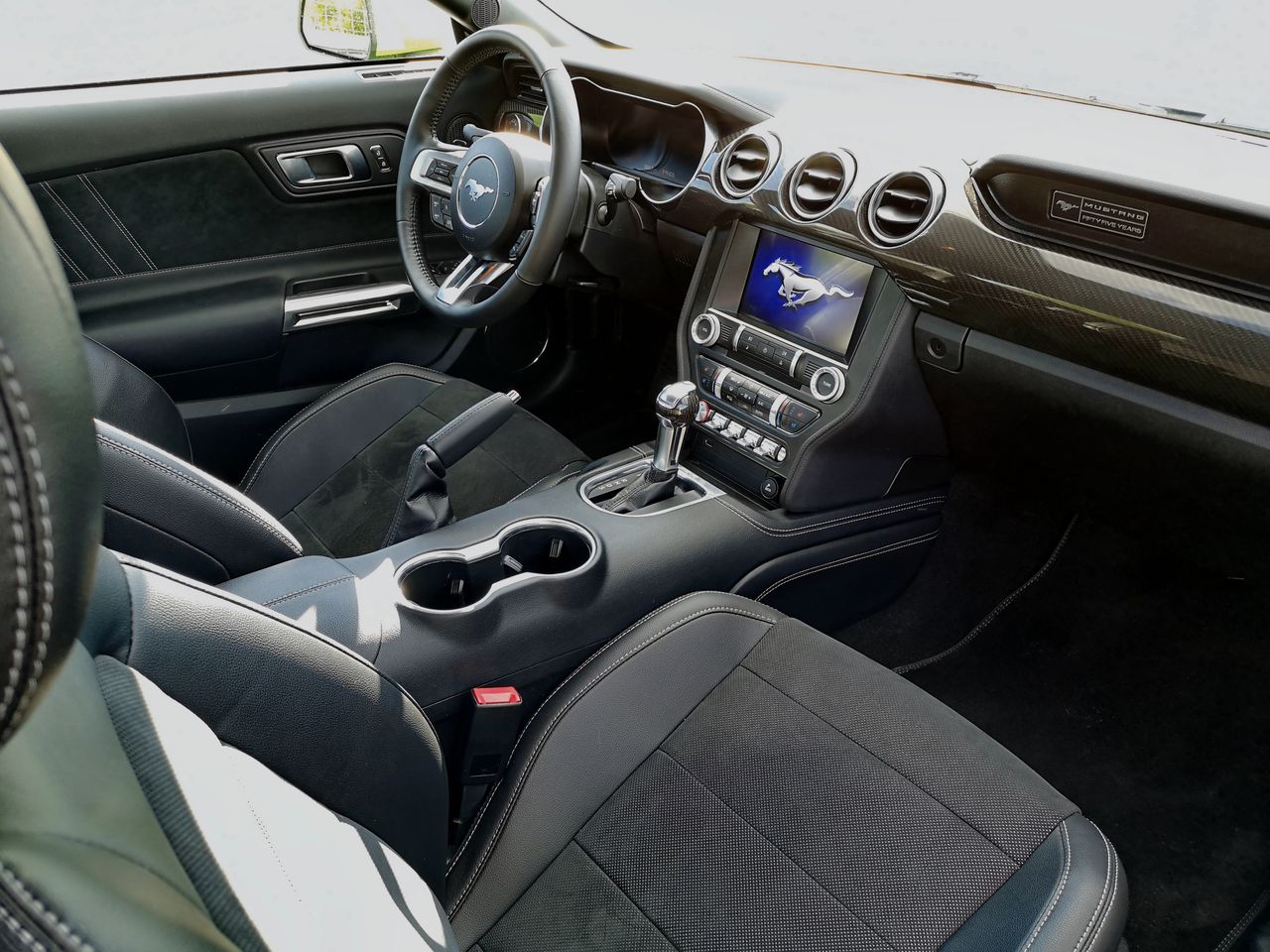 Ford Mustang GT: Działanie systemu SYNC 3, aplikacji FordPass oraz audio B&O