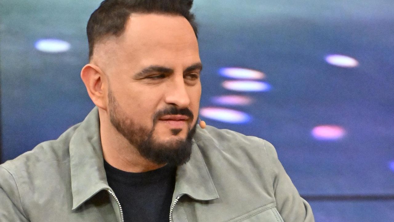 Agustin Egurrola wiele lat nie miał żadnych relacji z ojcem