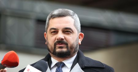 Dymisja czołowego polityka PiS. Tyle zarobiła jego żona