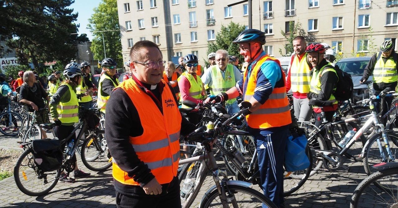 Kardynał Grzegorz Ryś pojedzie na rowerze. Będzie modlił się za Łódź