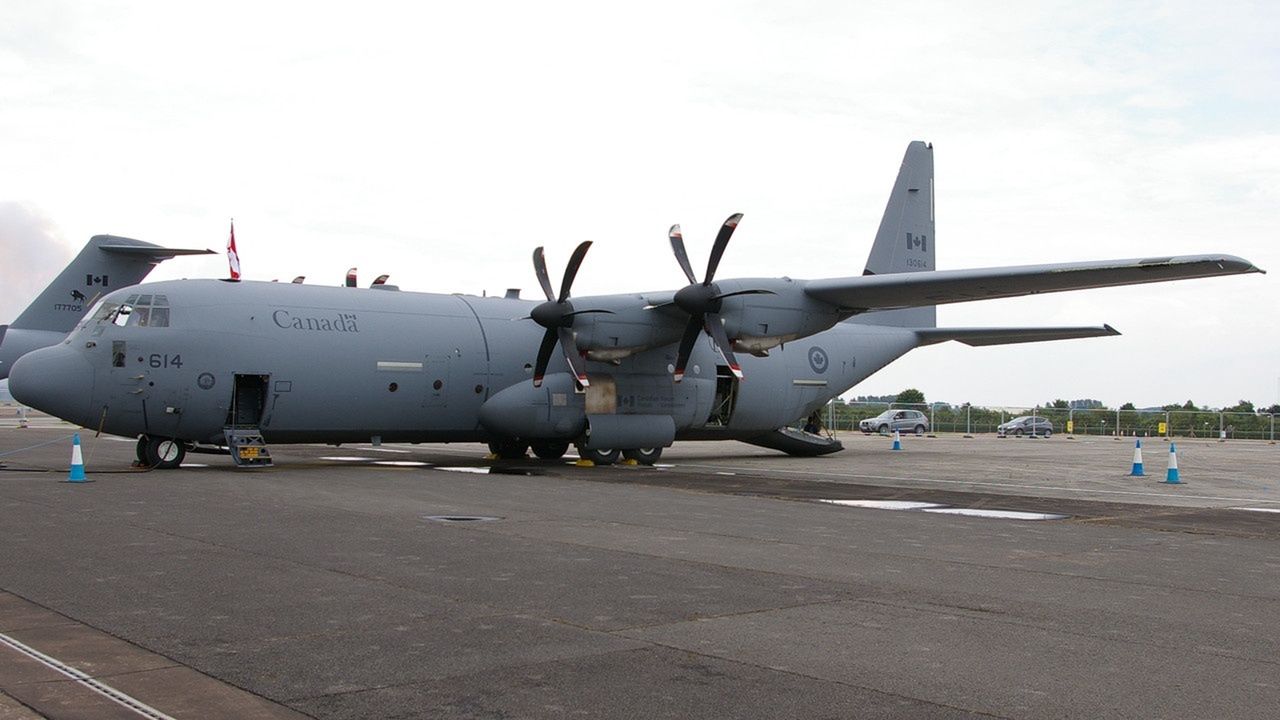 Napęd C-130J stanowią cztery silniki AE-2100D ze śmigłami R391
