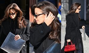 Zamaskowana pod drogimi okularami Julia Wieniawa opuszcza studio "DDTVN", wymachując torebką za 10 TYS. ZŁ (ZDJĘCIA)