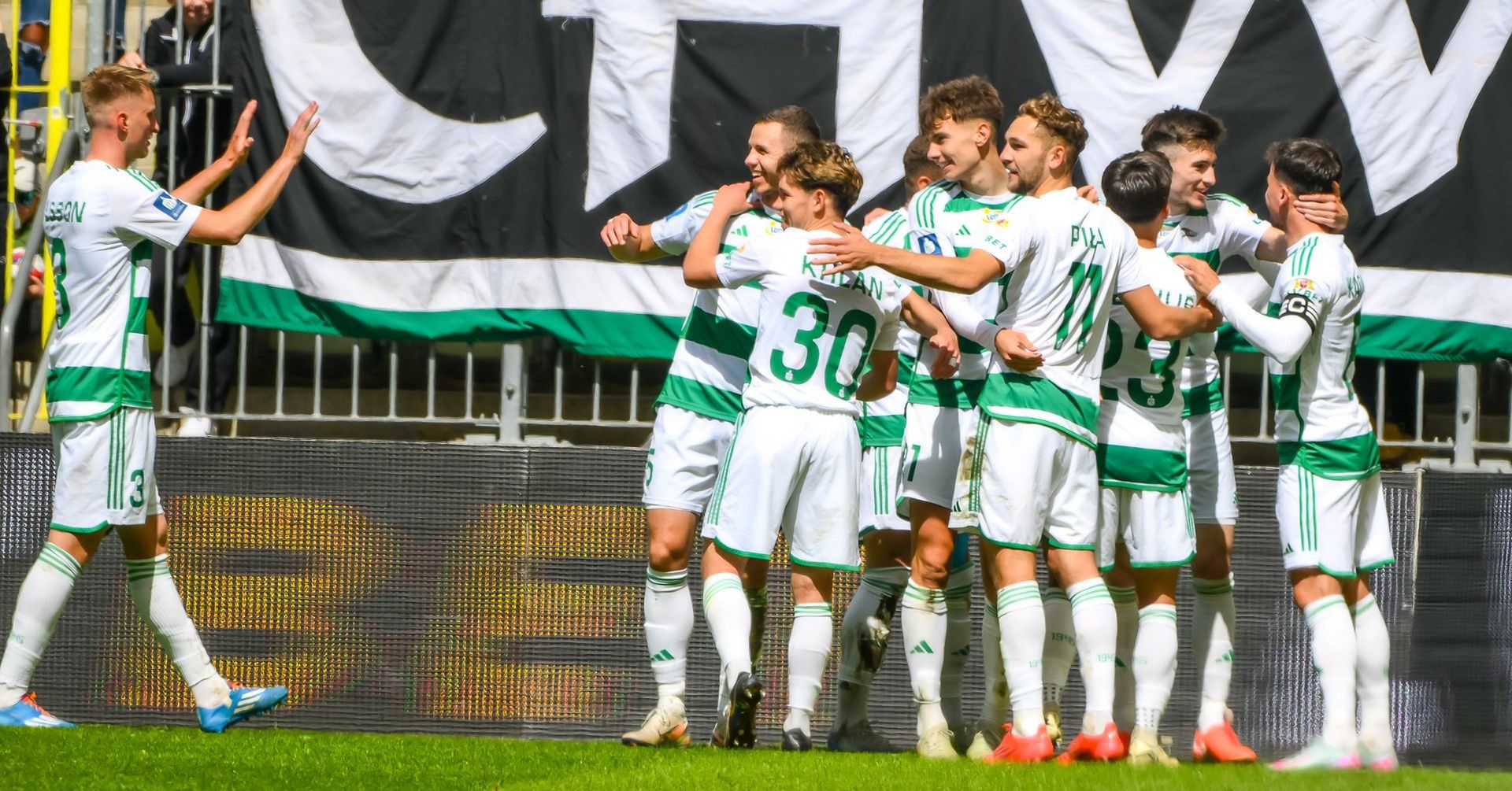 Lechia Gdańsk czeka na oferty. Maksym Chłań i Dominik Piła rozmawiają z Biało-Zielonymi oraz analizują inne oferty