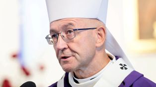 Głos Kościoła w sprawie kryzysu wokół TK. Abp Galbas zwrócił się do Polaków
