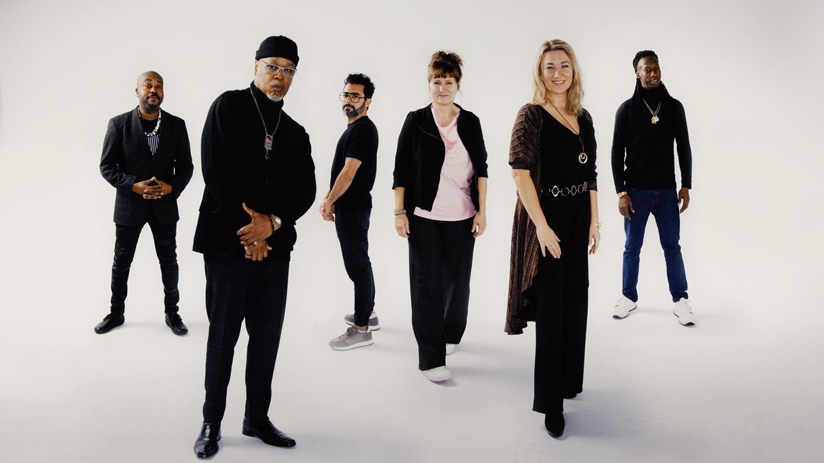 Dorota Piotrowska & Sound Circle
