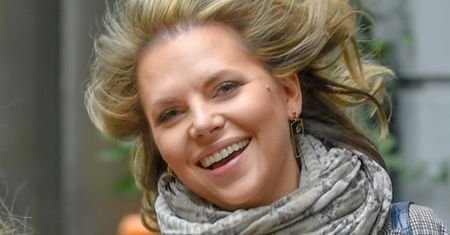 Aleksandra Kwaśniewska w stroju bajkowej księżniczki pozdrawia z wypadu do Francji: "COFKA W CZASIE" (FOTO)
