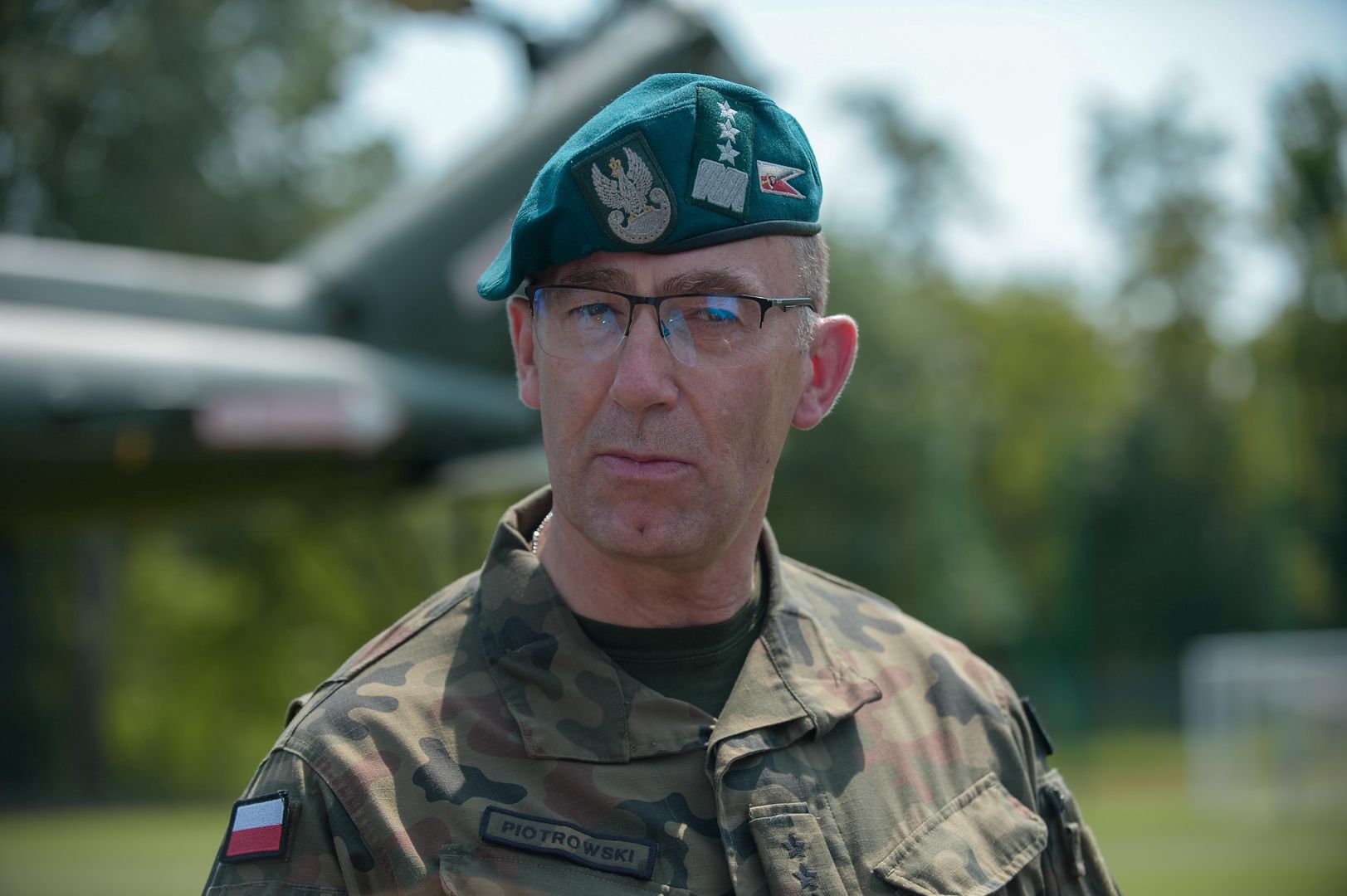 Generał Tomasz Piotrowski. Kim jest? Kolejna dymisja w polskiej armii