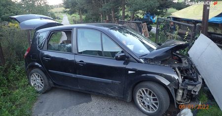 Wypadek w Łukowie Śląskim. Pijana kobieta wiozła czwórkę dzieci