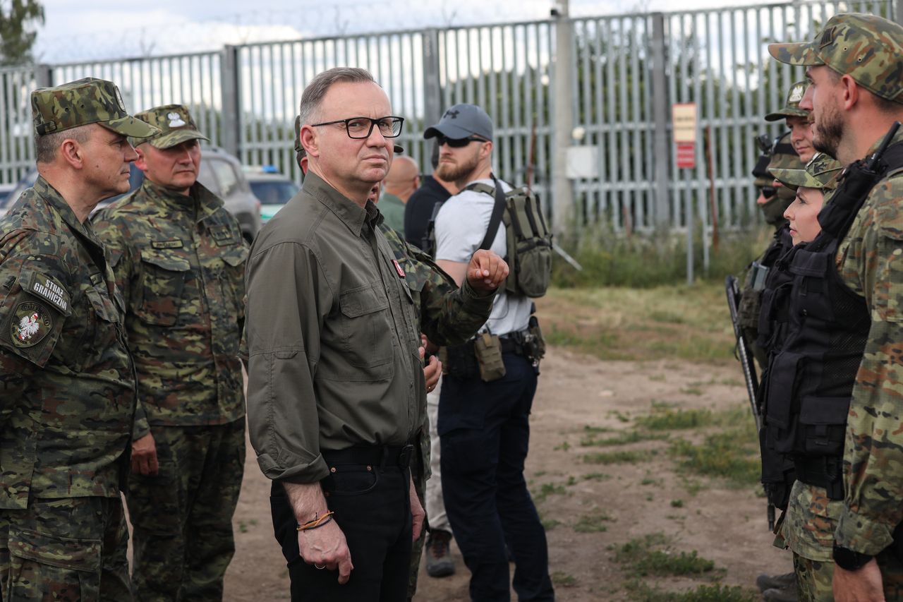 Duda z przeprosinami. Mówił o "bezczelnych i chamskich" rodakach