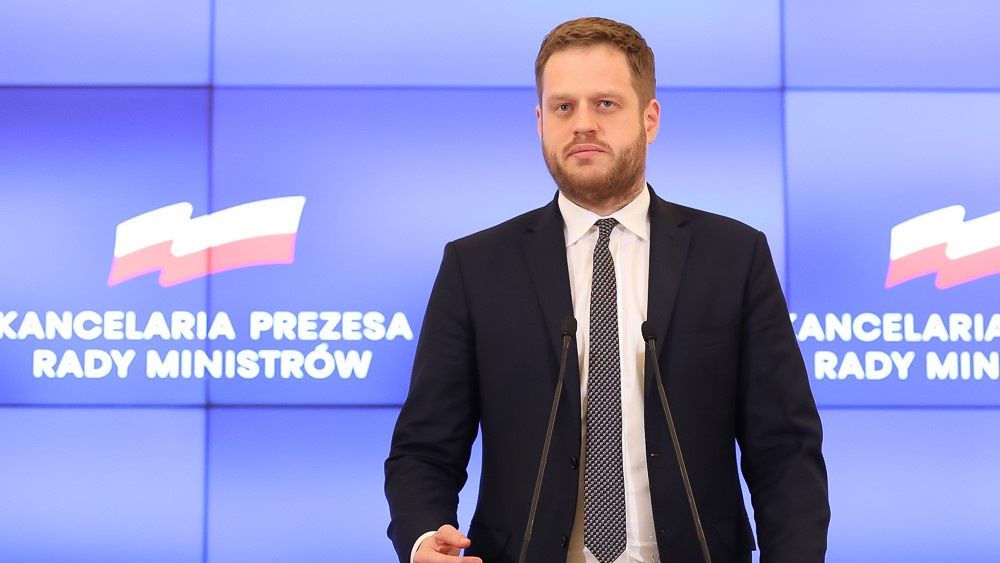 Janusz Cieszyński (na zdjęciu) zapewnił, że pieniądze za respiratory wracają na konto MZ.
