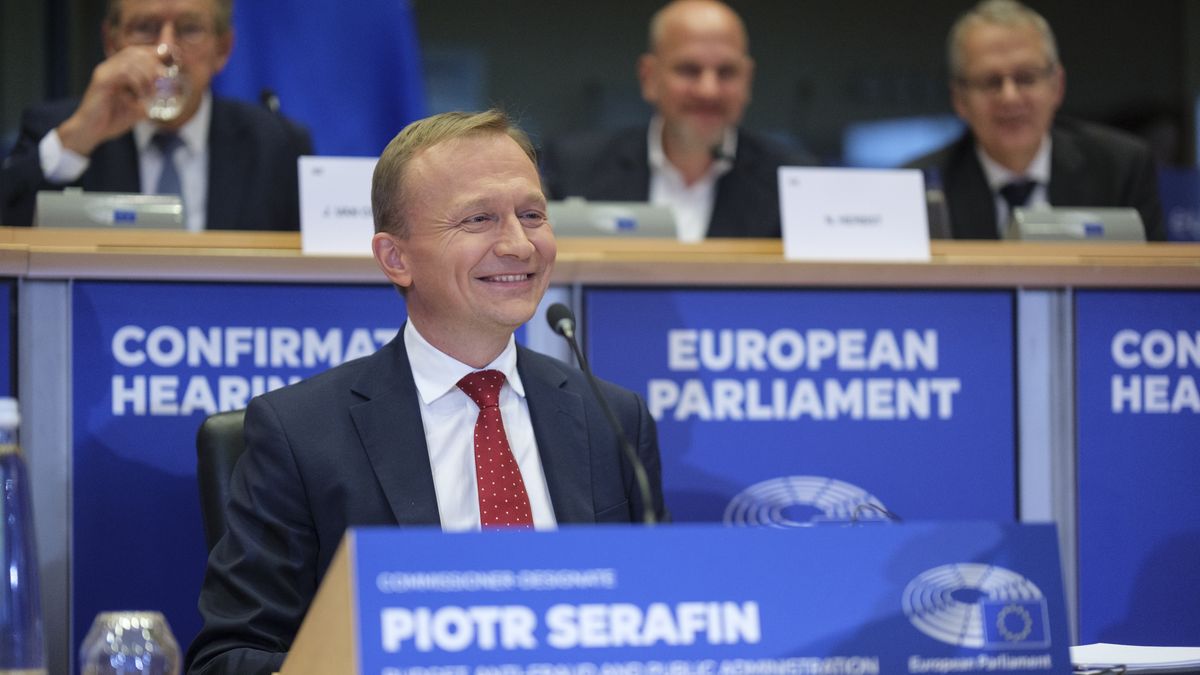 Piotr Serafin jest unijnym komisarzem ds. budżetu