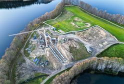 Nad jeziorem stanął żuraw. W mieście boją się wieży milionera