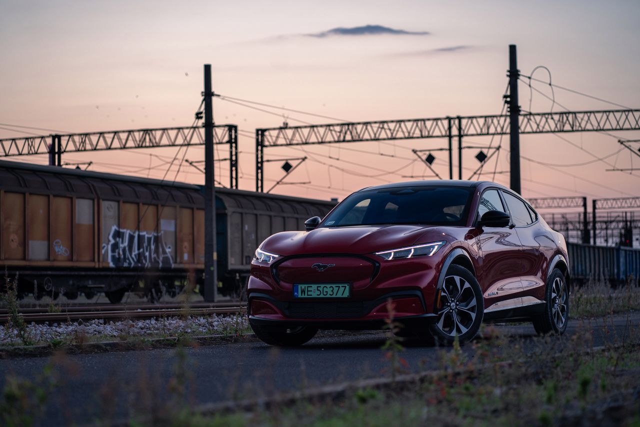 Test długodystansowy: Ford Mustang Mach-E AWD 98 kWh. Dzień dobry!