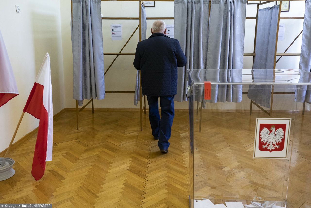 Wybory za granicą. Jak dopisać się do spisu wyborców 2023?