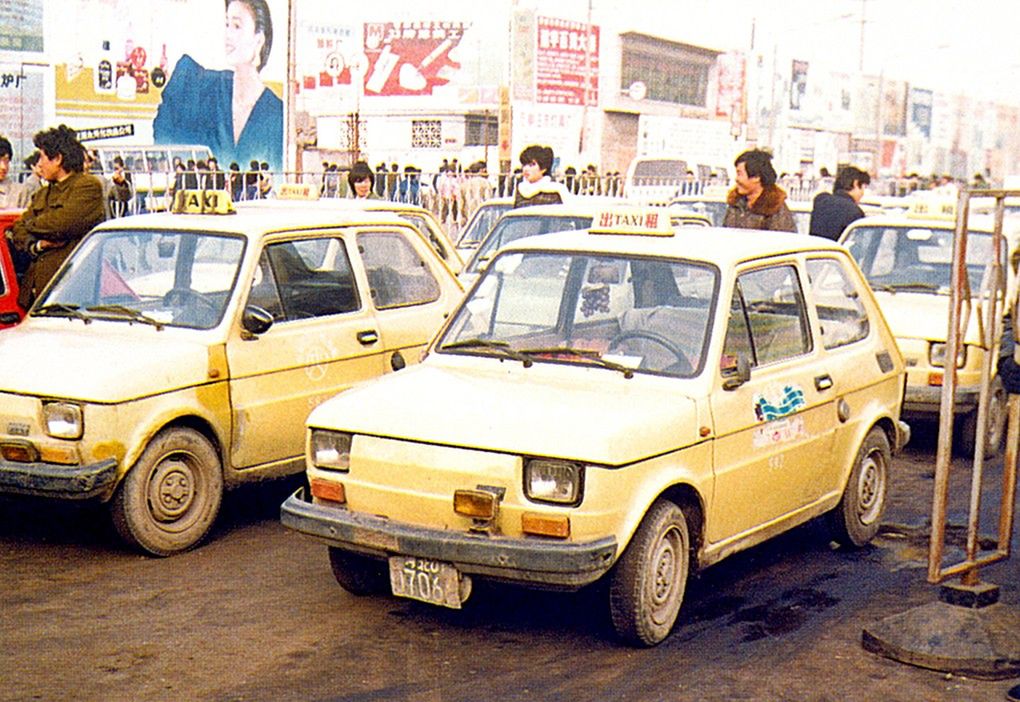 Polski Fiat 126p jako taksówka w Chinach