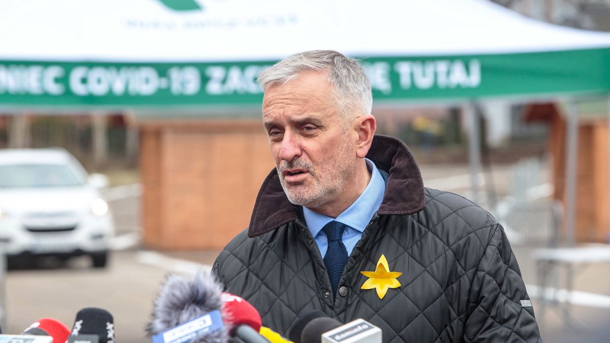 Roman Szełemej jest prezydentem Wałbrzycha i medykiem na ćwierć etatu w lokalnym szpitalu 